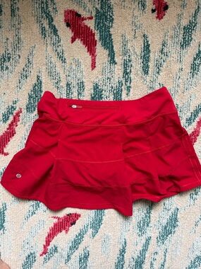 Lululemon Red Athletic Skirt Size S (Mini Skirt/Medium Length)